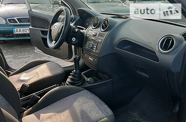 Хэтчбек Ford Fiesta 2007 в 