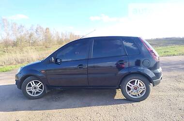 Хэтчбек Ford Fiesta 2006 в 