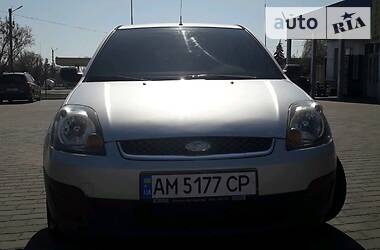 Хетчбек Ford Fiesta 2006 в 