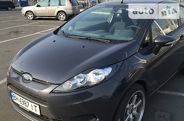 Хетчбек Ford Fiesta 2011 в 