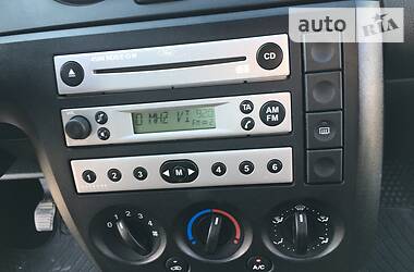 Хетчбек Ford Fiesta 2004 в 