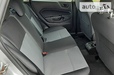 Хетчбек Ford Fiesta 2016 в 
