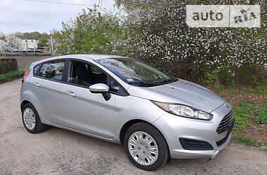 Хетчбек Ford Fiesta 2016 в 