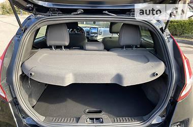 Хэтчбек Ford Fiesta 2016 в 