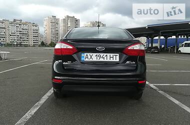 Седан Ford Fiesta 2016 в Києві