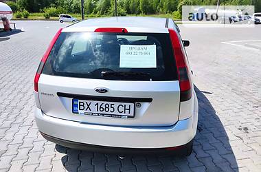 Хетчбек Ford Fiesta 2005 в 