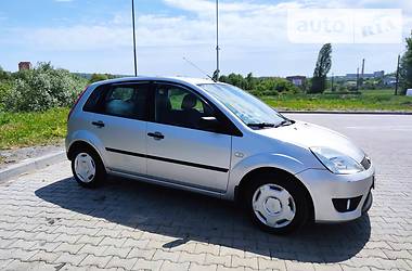 Хетчбек Ford Fiesta 2005 в 