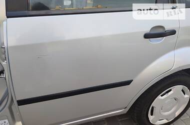 Хетчбек Ford Fiesta 2005 в 