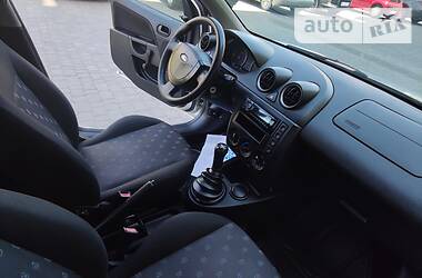 Хетчбек Ford Fiesta 2005 в 