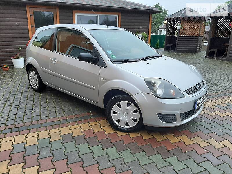 Хэтчбек Ford Fiesta 2008 в 