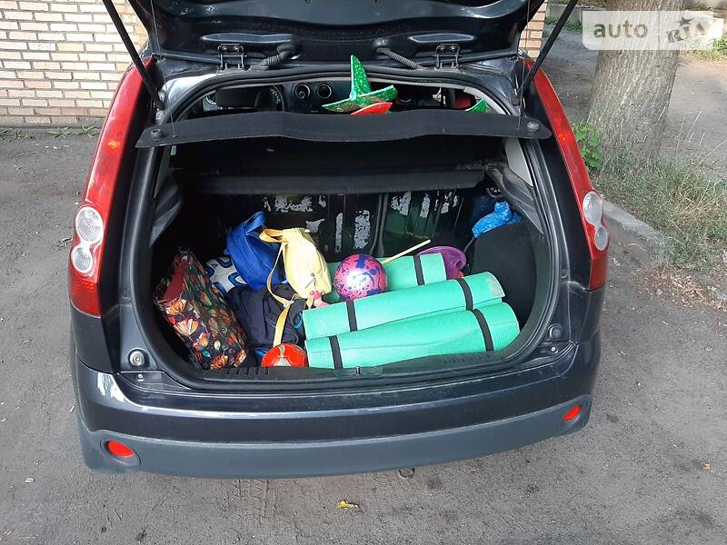 Хетчбек Ford Fiesta 2006 в Бучі