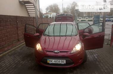 Хэтчбек Ford Fiesta 2011 в Ровно