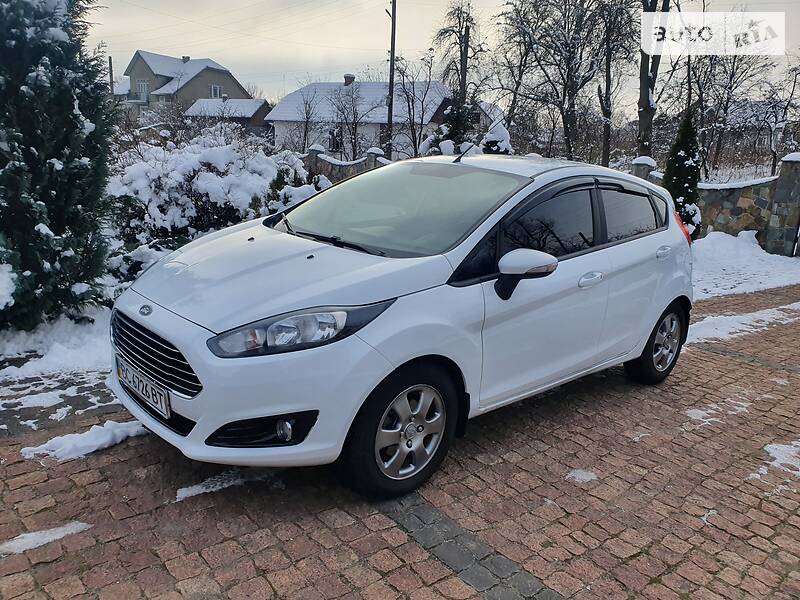 Хэтчбек Ford Fiesta 2015 в Трускавце