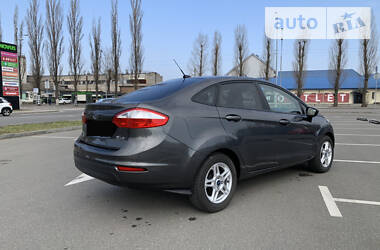 Седан Ford Fiesta 2017 в Киеве