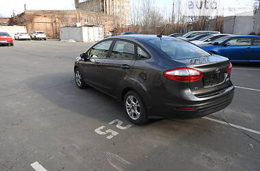 Седан Ford Fiesta 2015 в Киеве