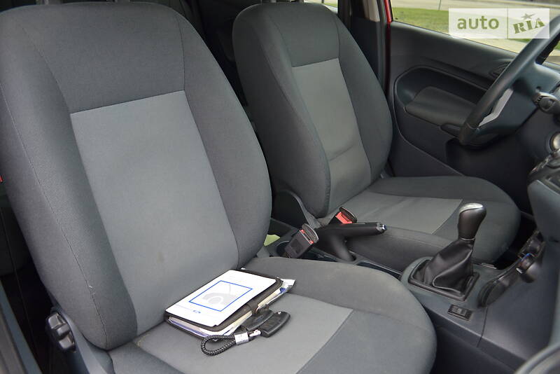 Хетчбек Ford Fiesta 2011 в Дніпрі