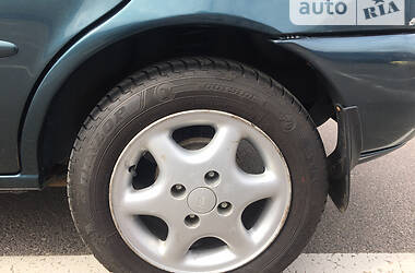 Хэтчбек Ford Fiesta 1996 в 
