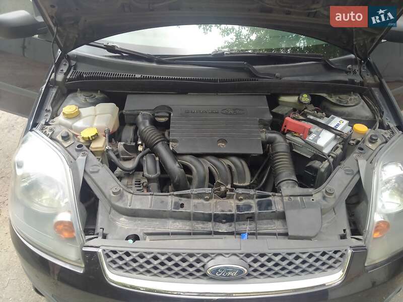 Хэтчбек Ford Fiesta 2006 в Одессе