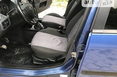 Хэтчбек Ford Fiesta 2006 в 
