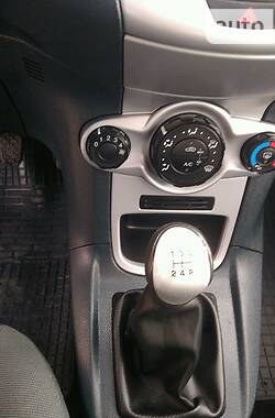Хэтчбек Ford Fiesta 2012 в 