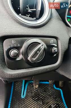 Хэтчбек Ford Fiesta 2014 в Львове