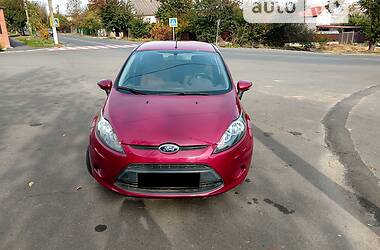 Хэтчбек Ford Fiesta 2011 в 