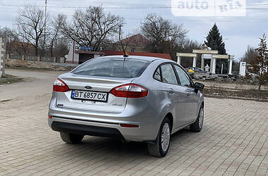 Седан Ford Fiesta 2016 в Херсоне