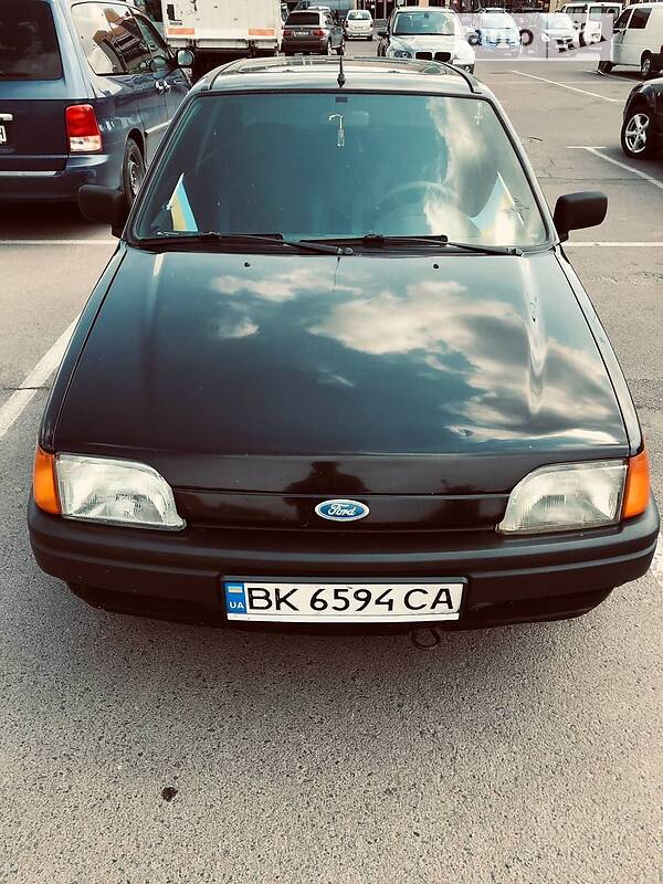 Хэтчбек Ford Fiesta 1994 в Здолбунове