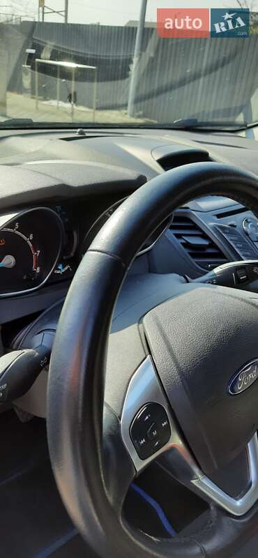 Хэтчбек Ford Fiesta 2016 в Софиевской Борщаговке