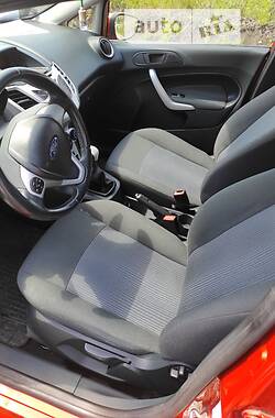 Хэтчбек Ford Fiesta 2012 в 