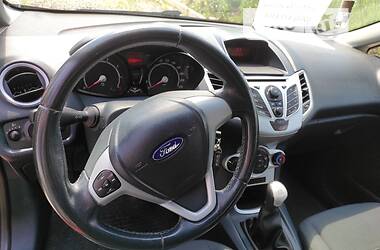 Хэтчбек Ford Fiesta 2012 в 