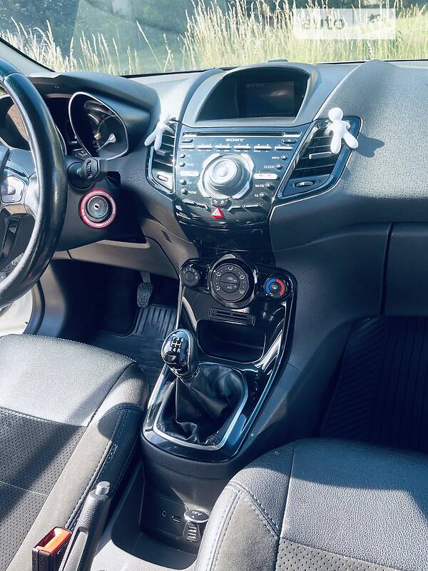 Хэтчбек Ford Fiesta 2013 в Ужгороде