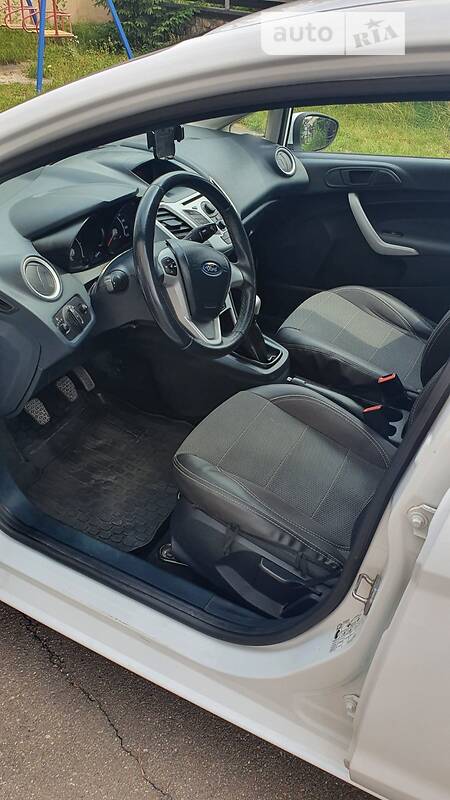 Хэтчбек Ford Fiesta 2012 в Тернополе