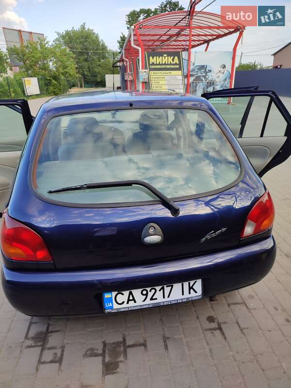 Хэтчбек Ford Fiesta 1998 в Умани