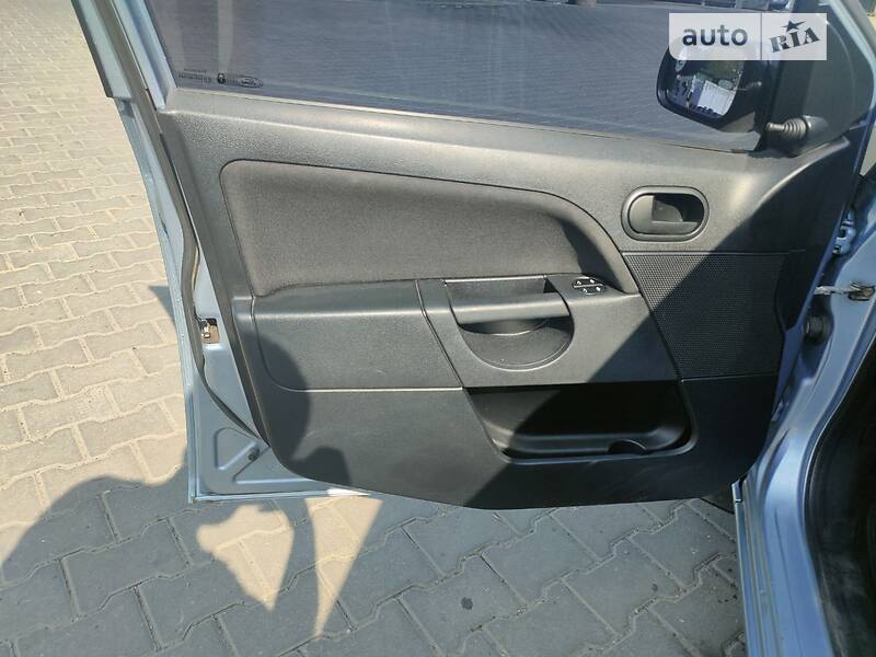 Хэтчбек Ford Fiesta 2005 в Одессе