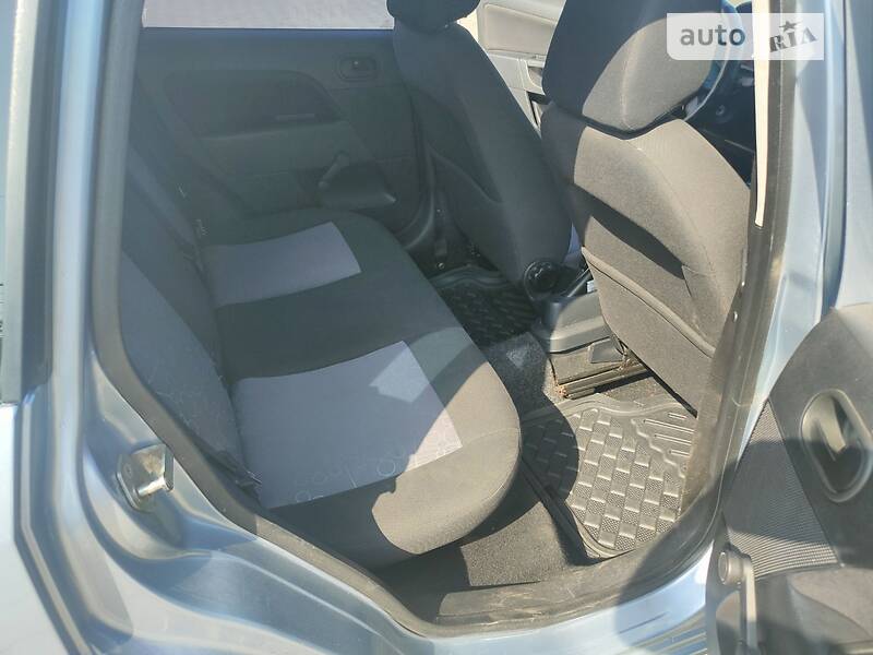 Хэтчбек Ford Fiesta 2005 в Одессе