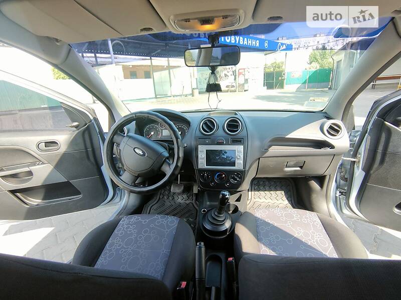 Хэтчбек Ford Fiesta 2005 в Одессе