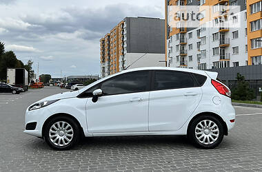 Хэтчбек Ford Fiesta 2017 в 