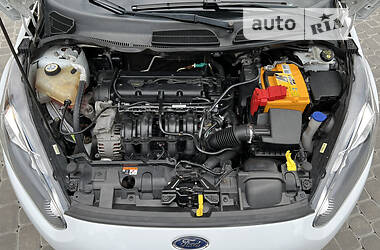 Хэтчбек Ford Fiesta 2017 в 