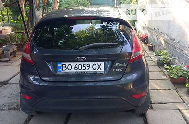 Хэтчбек Ford Fiesta 2010 в 