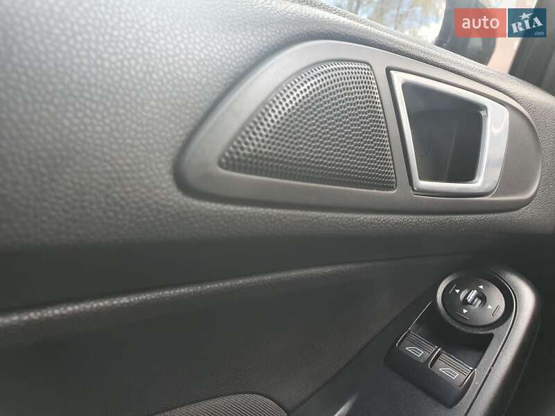 Хэтчбек Ford Fiesta 2013 в Нежине