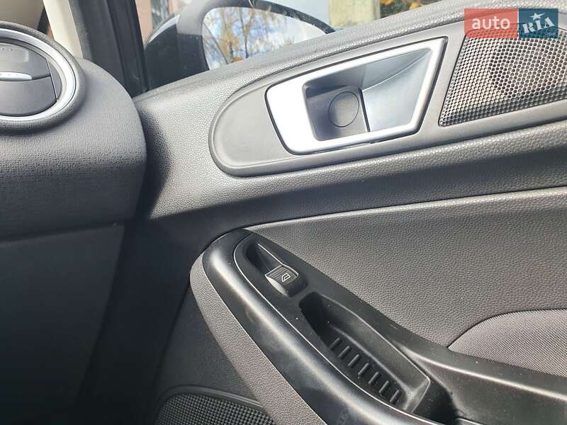 Хэтчбек Ford Fiesta 2013 в Нежине