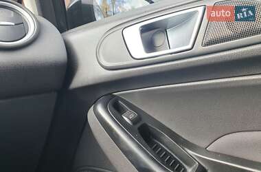 Хэтчбек Ford Fiesta 2013 в 