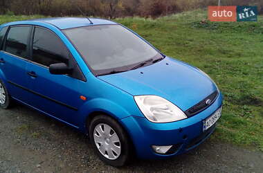 Хэтчбек Ford Fiesta 2005 в 