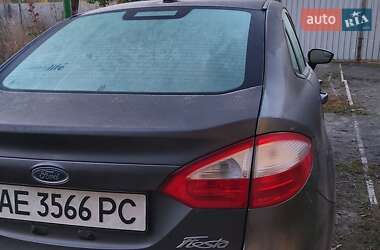 Седан Ford Fiesta 2015 в Днепре