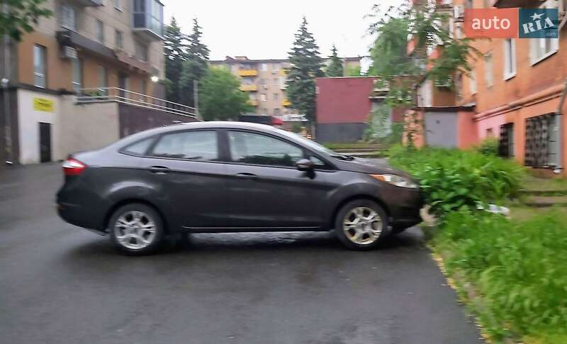 Седан Ford Fiesta 2015 в Днепре фото 3 Седан Ford Fiesta 2015 в Днепре