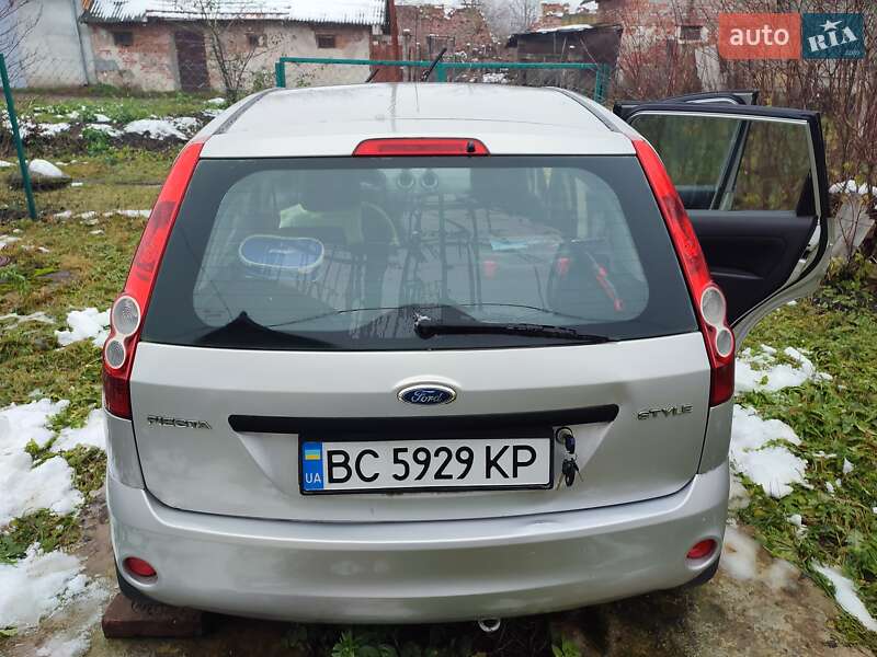 Хэтчбек Ford Fiesta 2006 в Львове