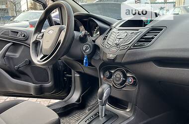 Хетчбек Ford Fiesta 2015 в Дніпрі