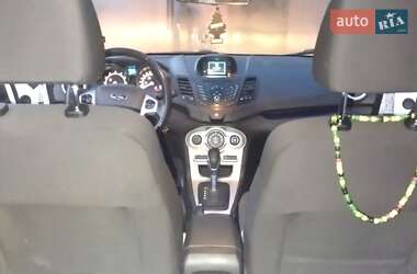 Хэтчбек Ford Fiesta 2013 в 
