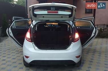 Хэтчбек Ford Fiesta 2013 в 